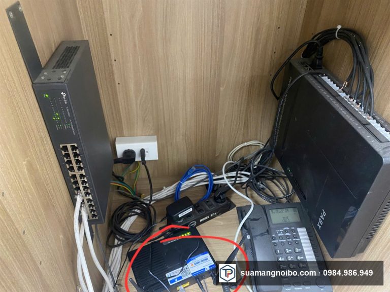 Thiết bị mạng và tổng đài điện thoại trong văn phòng nhỏ