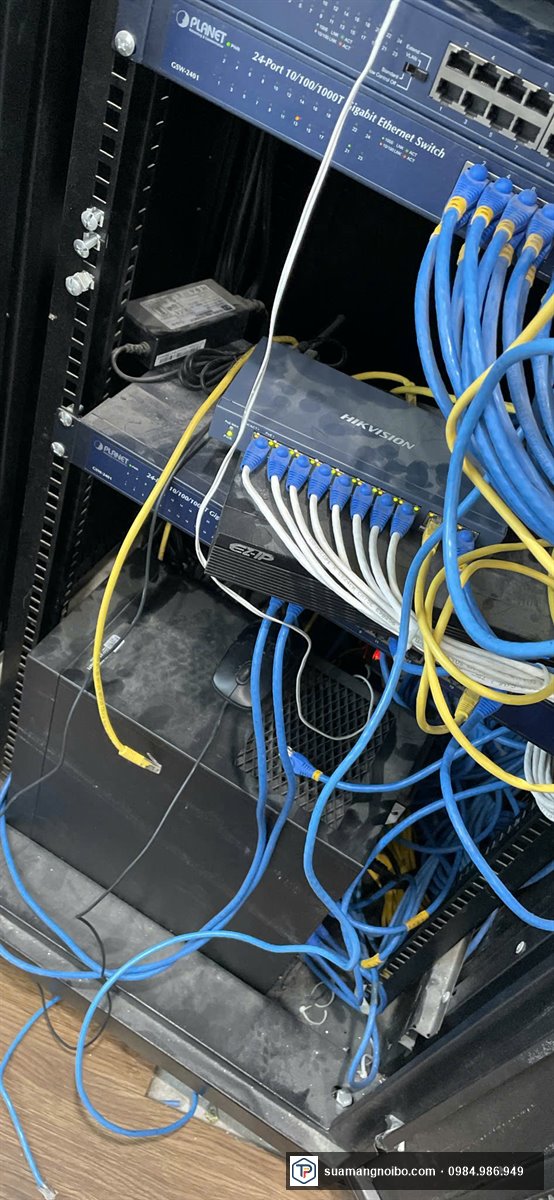 Tủ rack cần làm gọn dây mạng